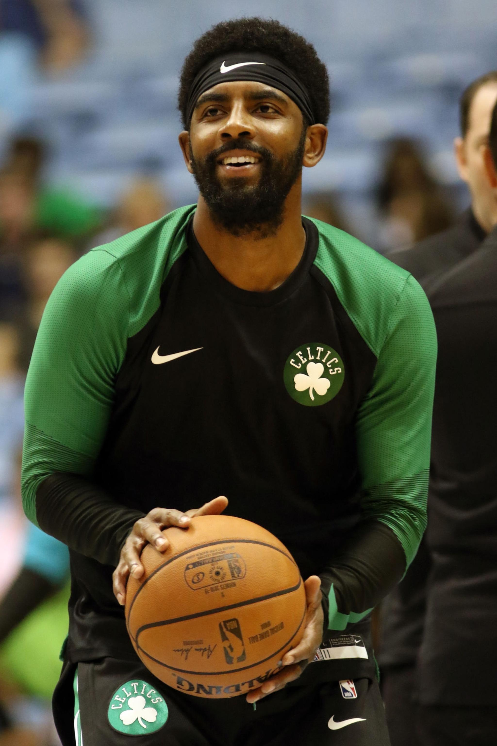 冲击篮筐的 冲击篮筐的