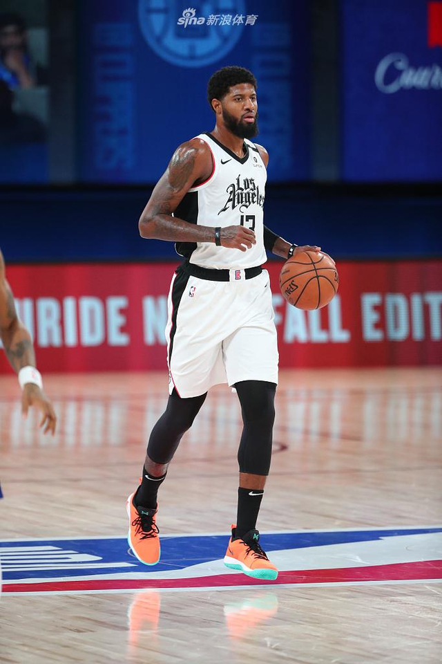 中场双枢纽 中场双枢纽