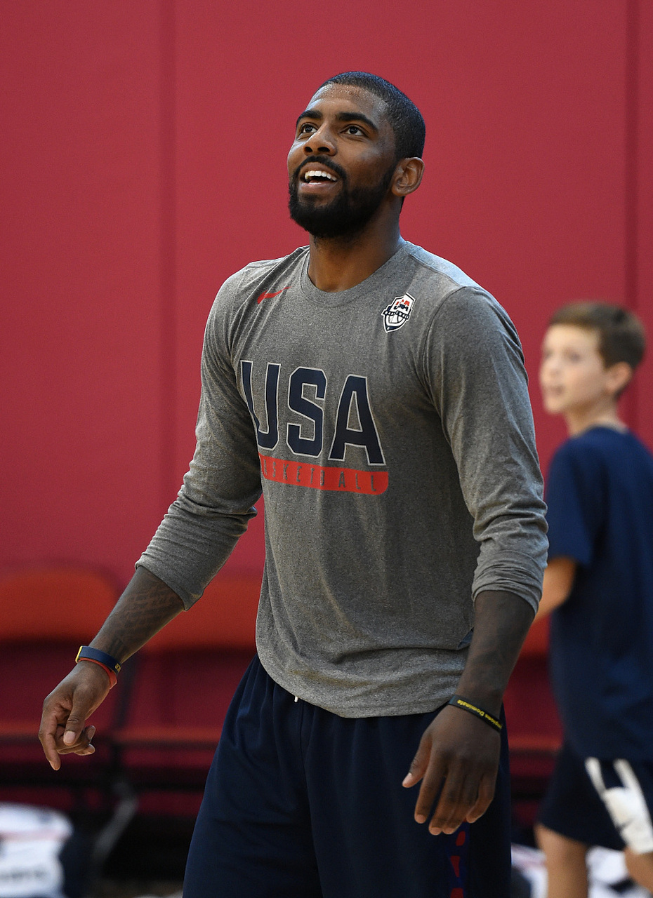 外野同时起 外野同时起